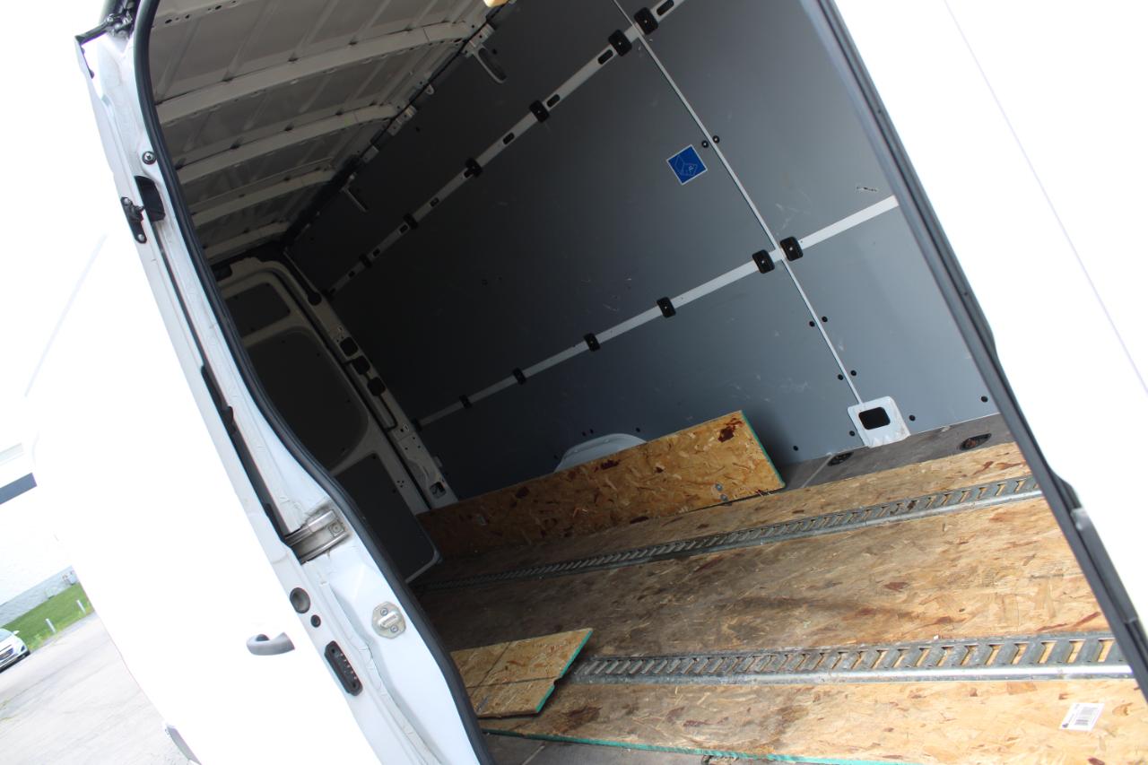 Mercedes-Benz Sprinter Cargo Van 2500 High Roof I4 Gas 170" RWD 2022