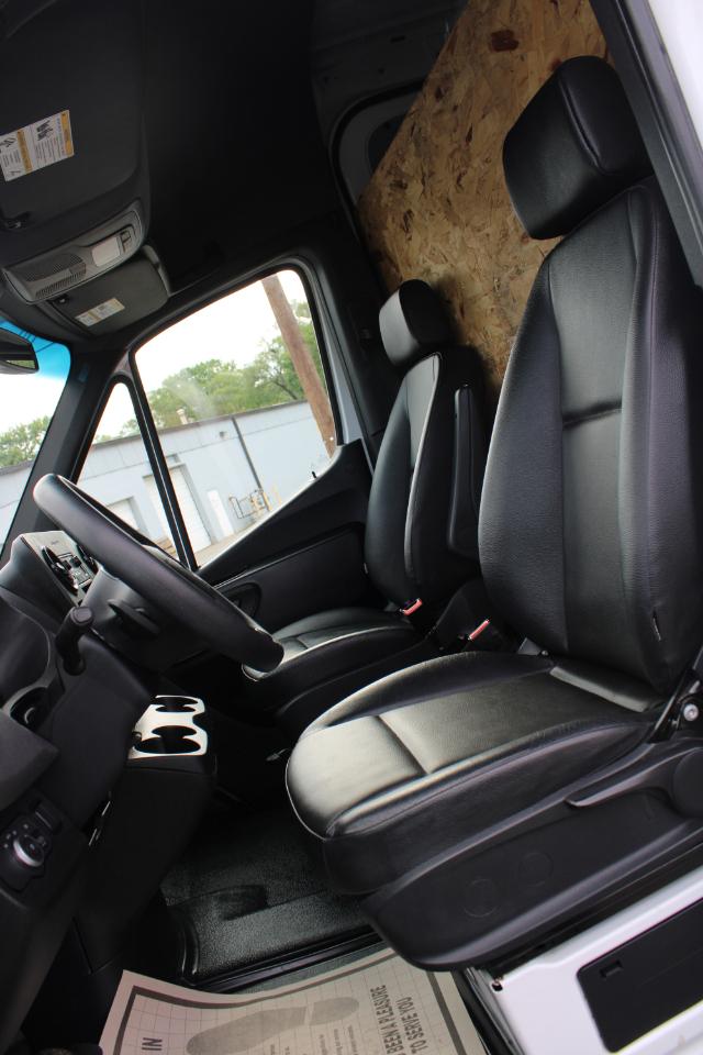 Mercedes-Benz Sprinter Cargo Van 2500 High Roof I4 Gas 170" RWD 2022