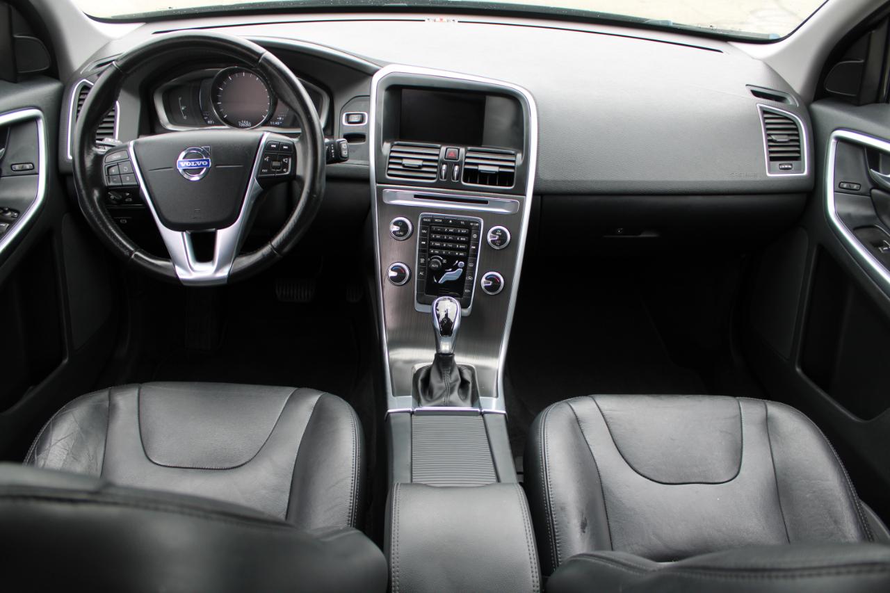 Volvo XC60 2015.5 FWD 4dr T5 Drive-E Premier 2015