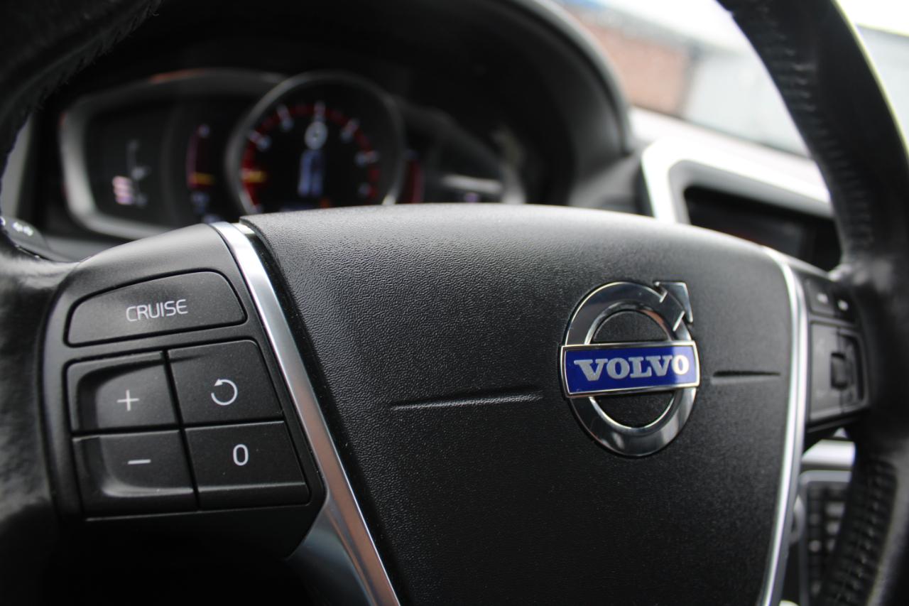 Volvo XC60 2015.5 FWD 4dr T5 Drive-E Premier 2015