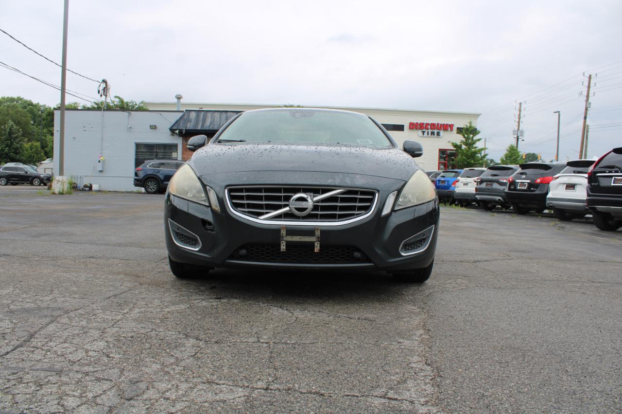 Volvo S60 FWD 4dr Sdn T5 2012