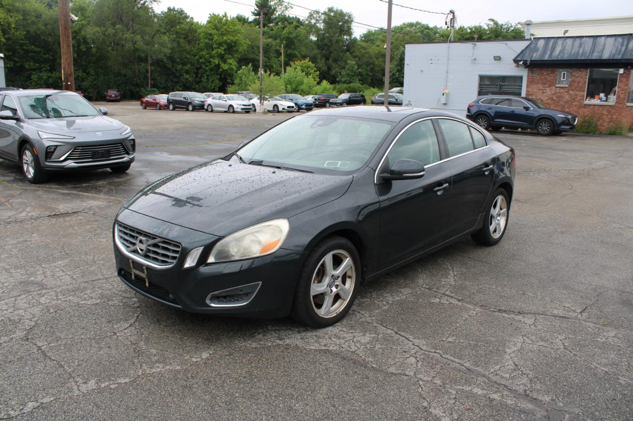 Volvo S60 FWD 4dr Sdn T5 2012