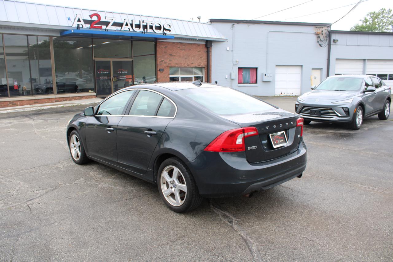 Volvo S60 FWD 4dr Sdn T5 2012