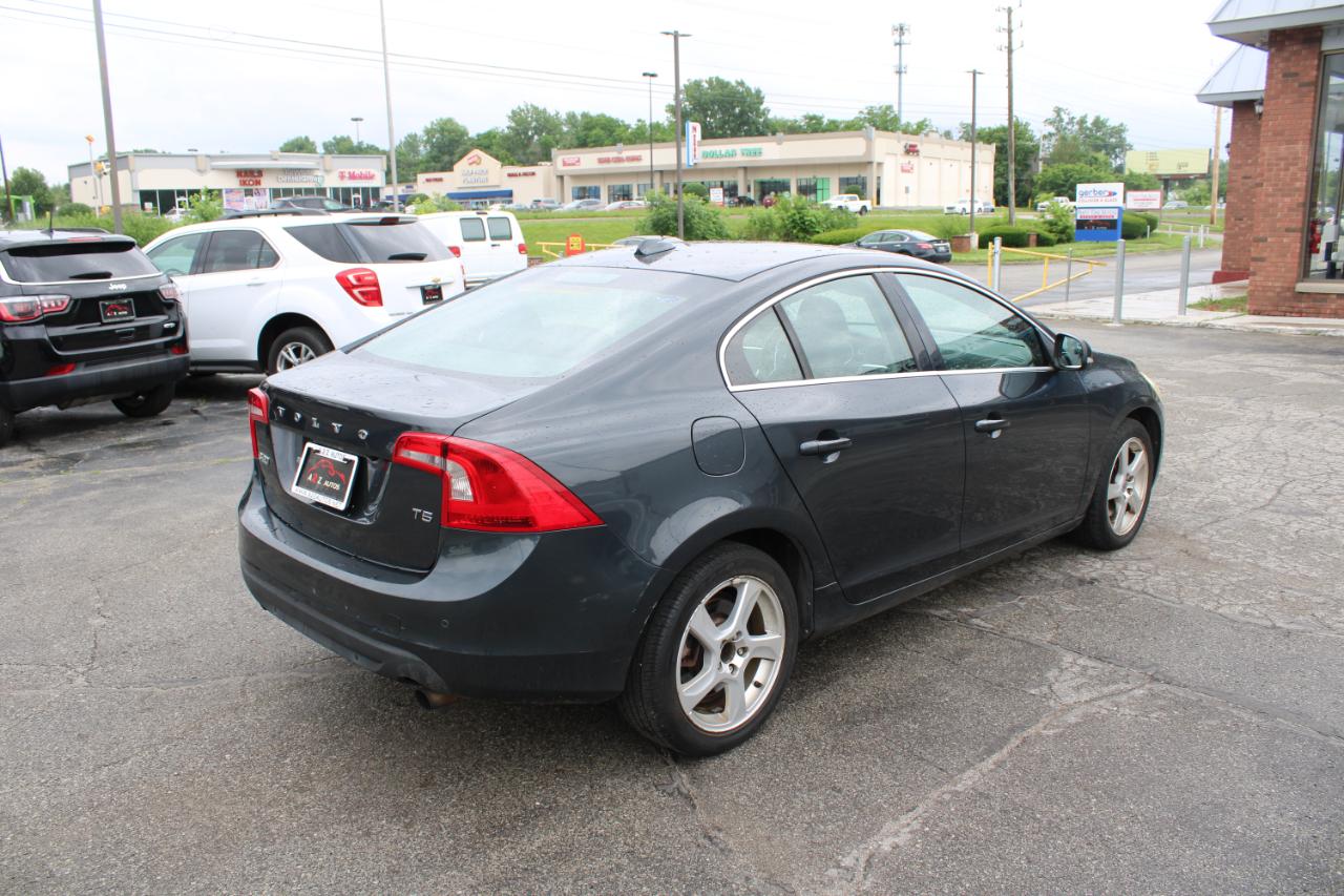 Volvo S60 FWD 4dr Sdn T5 2012