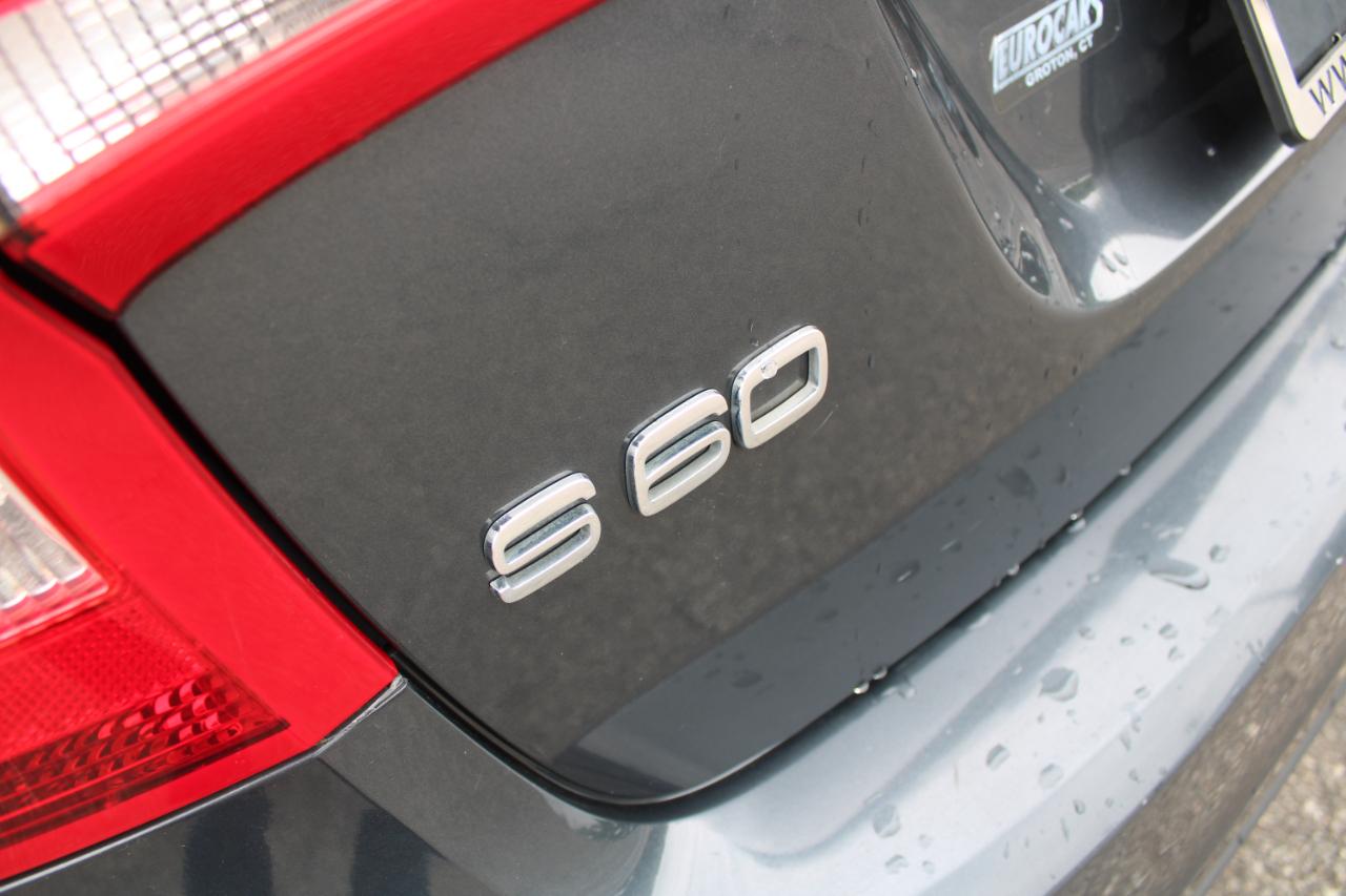 Volvo S60 FWD 4dr Sdn T5 2012