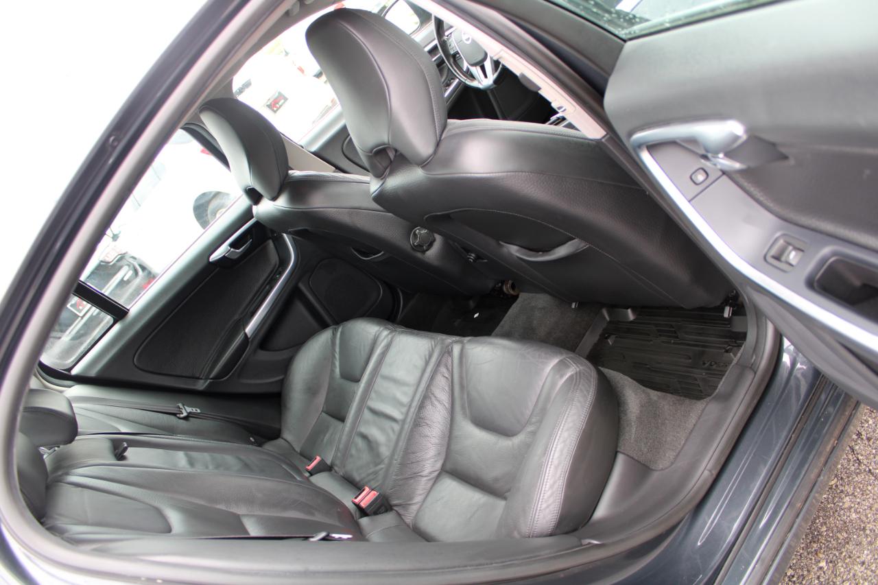 Volvo S60 FWD 4dr Sdn T5 2012