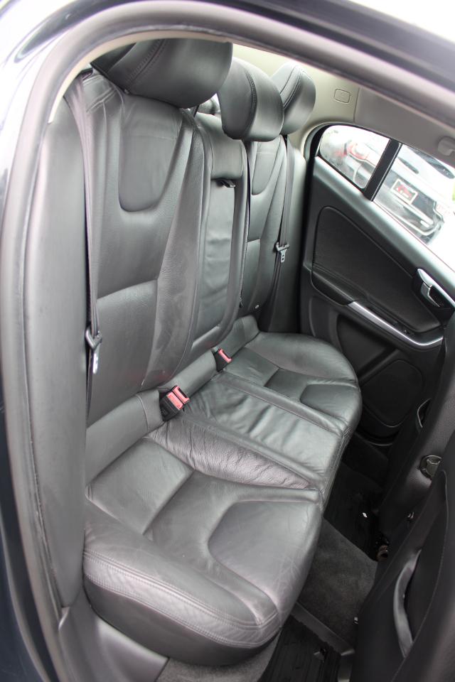 Volvo S60 FWD 4dr Sdn T5 2012