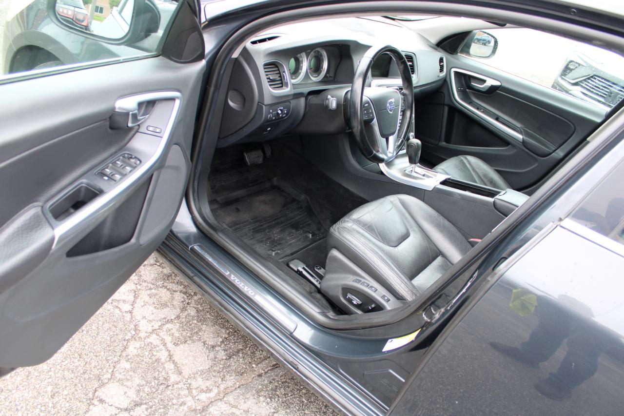 Volvo S60 FWD 4dr Sdn T5 2012