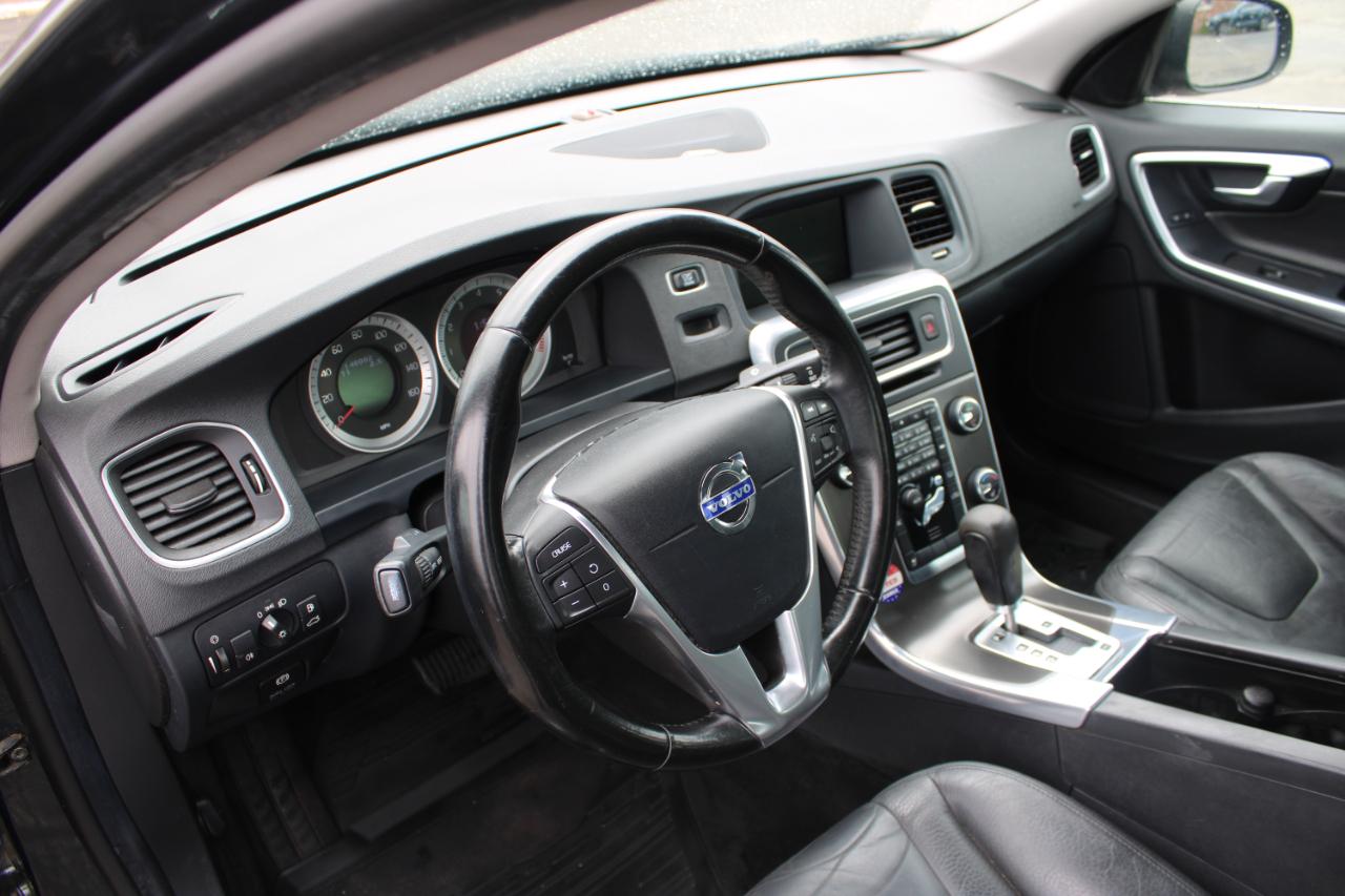 Volvo S60 FWD 4dr Sdn T5 2012