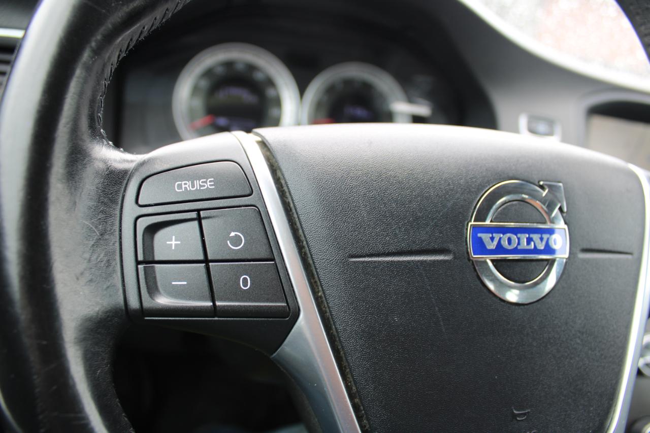 Volvo S60 FWD 4dr Sdn T5 2012
