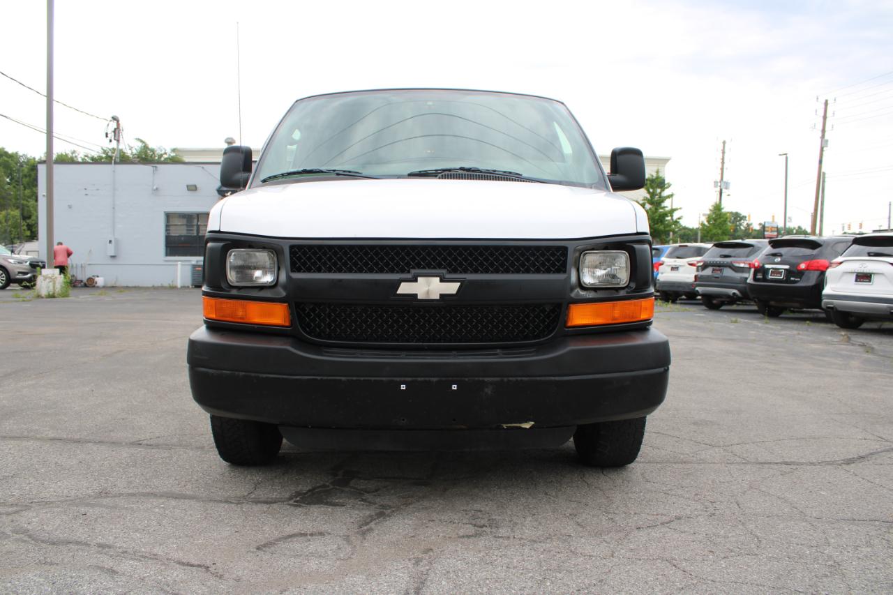 Chevrolet Express Cargo Van RWD 2500 135" 2008