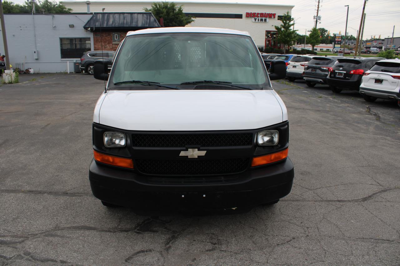 Chevrolet Express Cargo Van RWD 2500 135" 2008