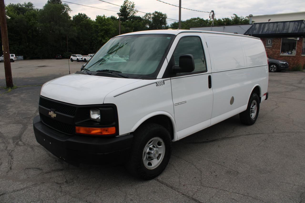 Chevrolet Express Cargo Van RWD 2500 135" 2008
