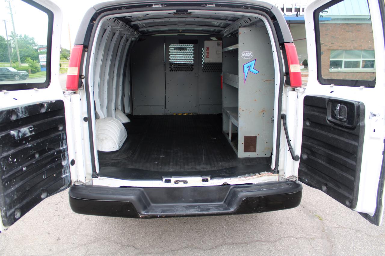 Chevrolet Express Cargo Van RWD 2500 135" 2008