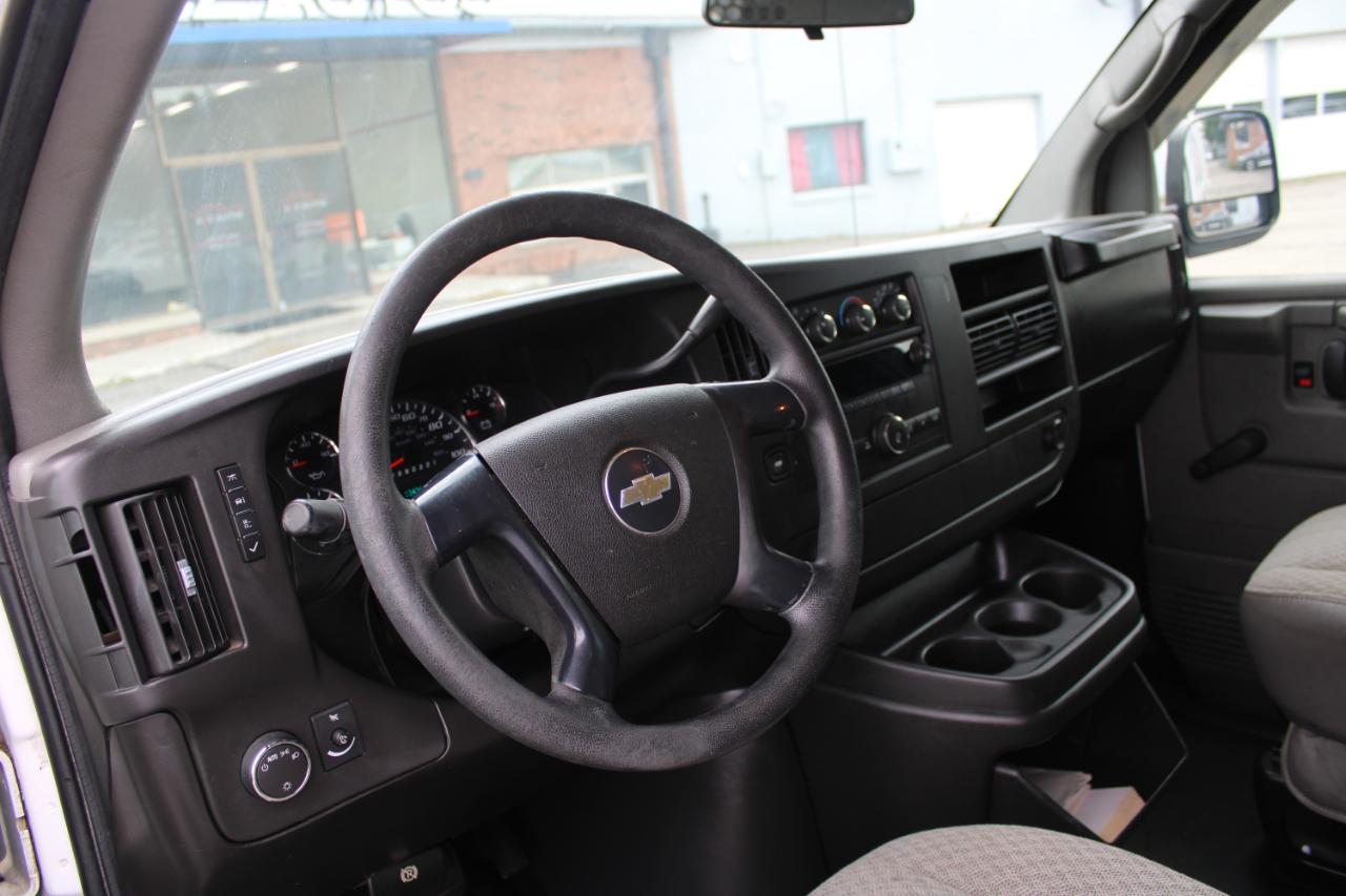 Chevrolet Express Cargo Van RWD 2500 135" 2008