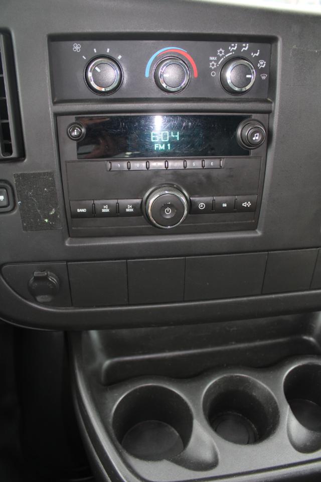 Chevrolet Express Cargo Van RWD 2500 135" 2008