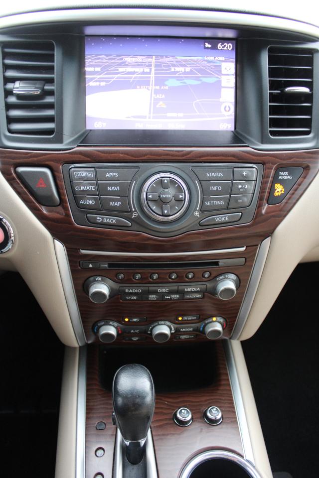 Nissan Pathfinder 4x4 Platinum 2017