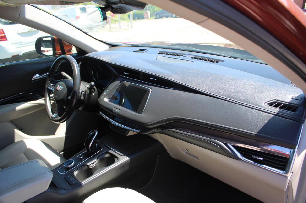 Cadillac XT4 FWD 4dr Luxury 2021