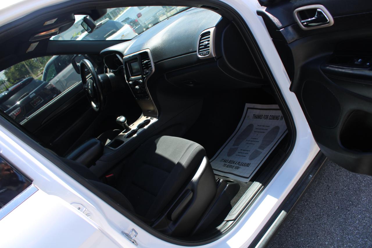 Jeep Grand Cherokee 4WD 4dr Laredo 2015