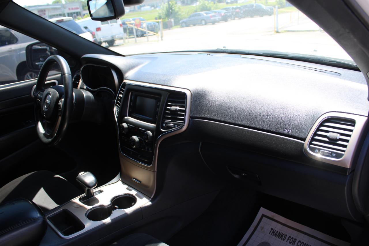 Jeep Grand Cherokee 4WD 4dr Laredo 2015