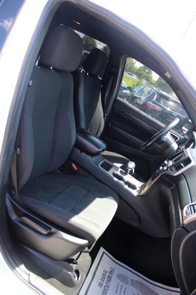Jeep Grand Cherokee 4WD 4dr Laredo 2015