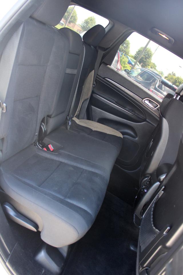Jeep Grand Cherokee 4WD 4dr Laredo 2015