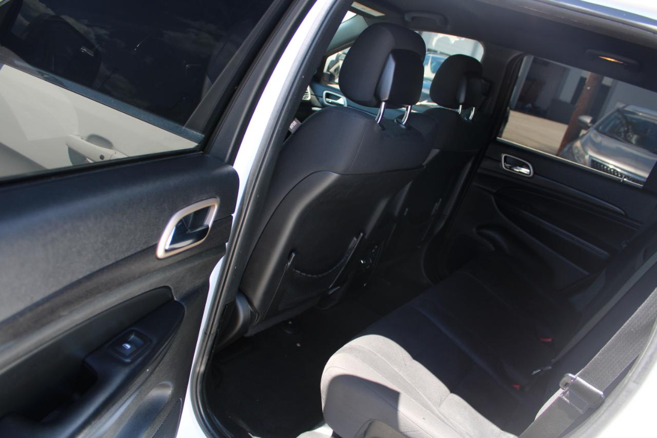 Jeep Grand Cherokee 4WD 4dr Laredo 2015