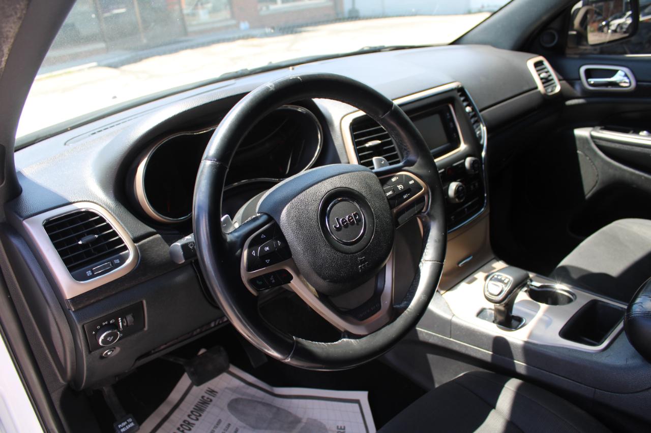 Jeep Grand Cherokee 4WD 4dr Laredo 2015