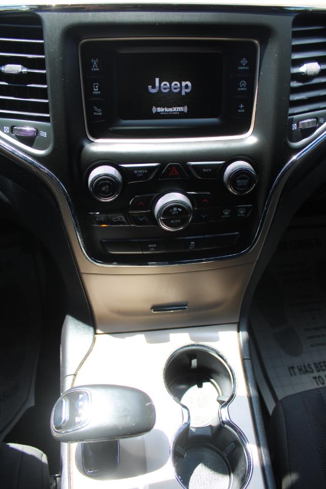 Jeep Grand Cherokee 4WD 4dr Laredo 2015
