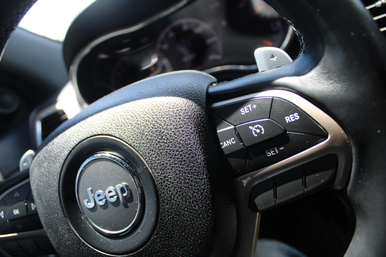 Jeep Grand Cherokee 4WD 4dr Laredo 2015