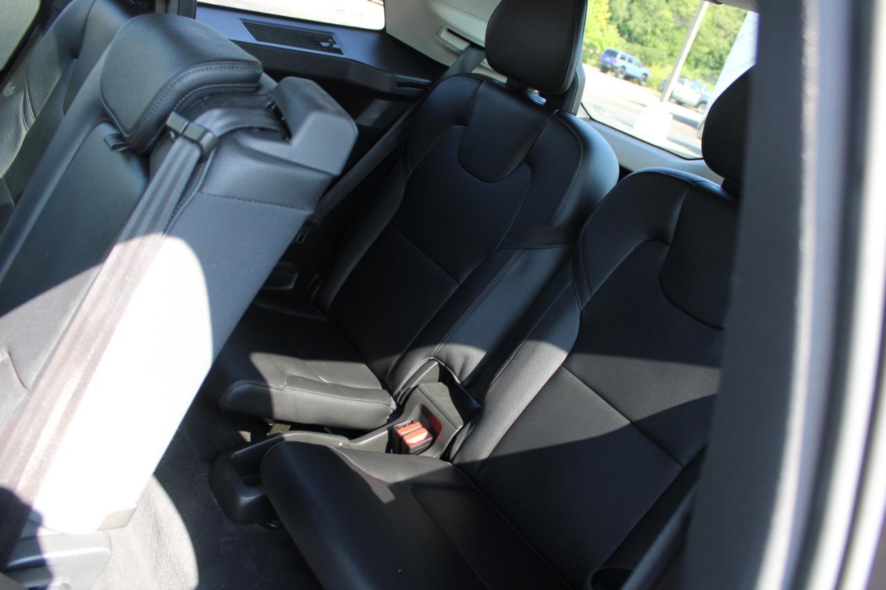 Volvo XC90 T6 AWD 7-Passenger Momentum 2017