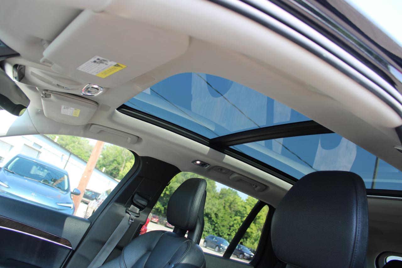 Volvo XC90 T6 AWD 7-Passenger Momentum 2017