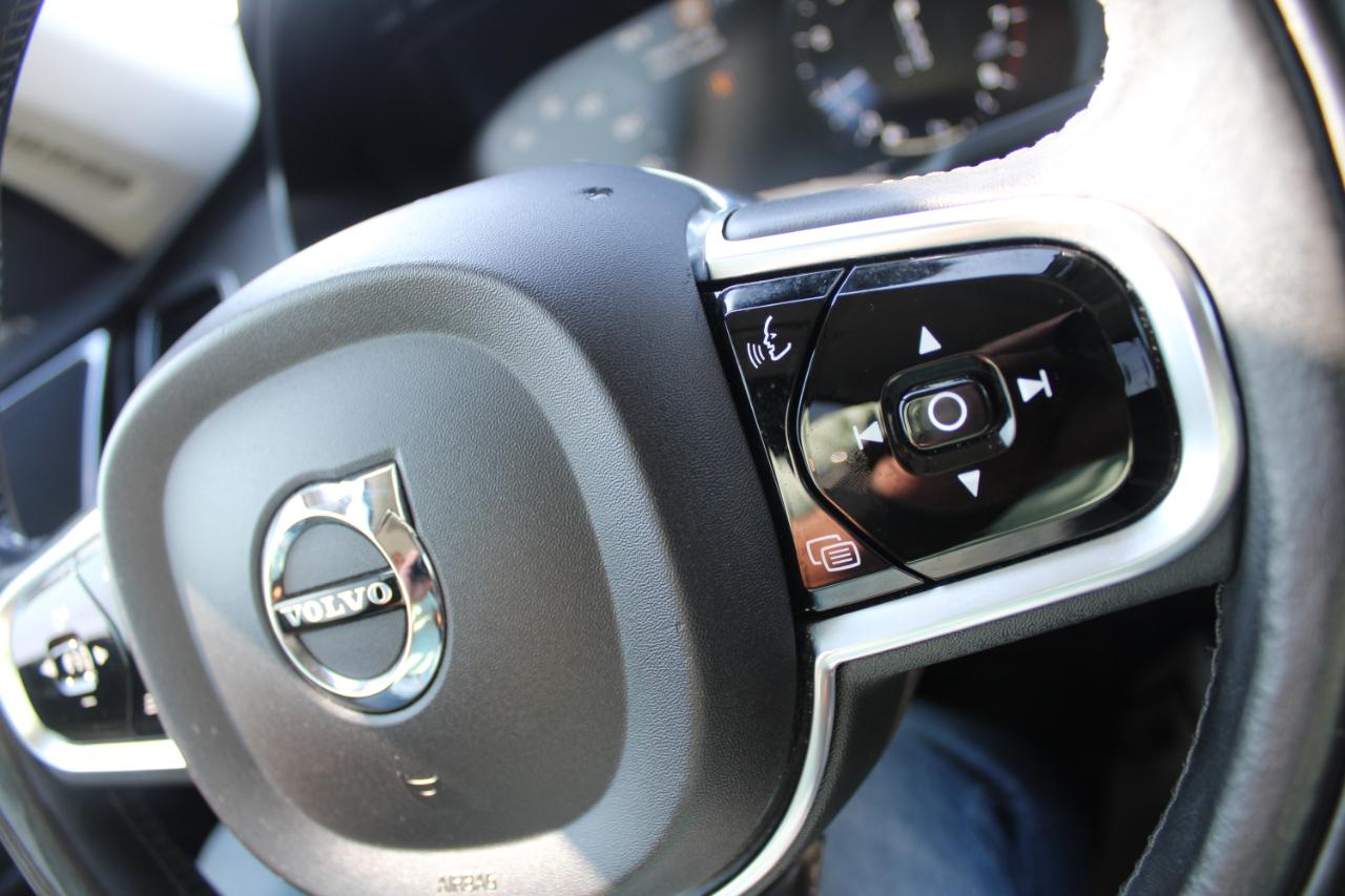 Volvo XC90 T6 AWD 7-Passenger Momentum 2017
