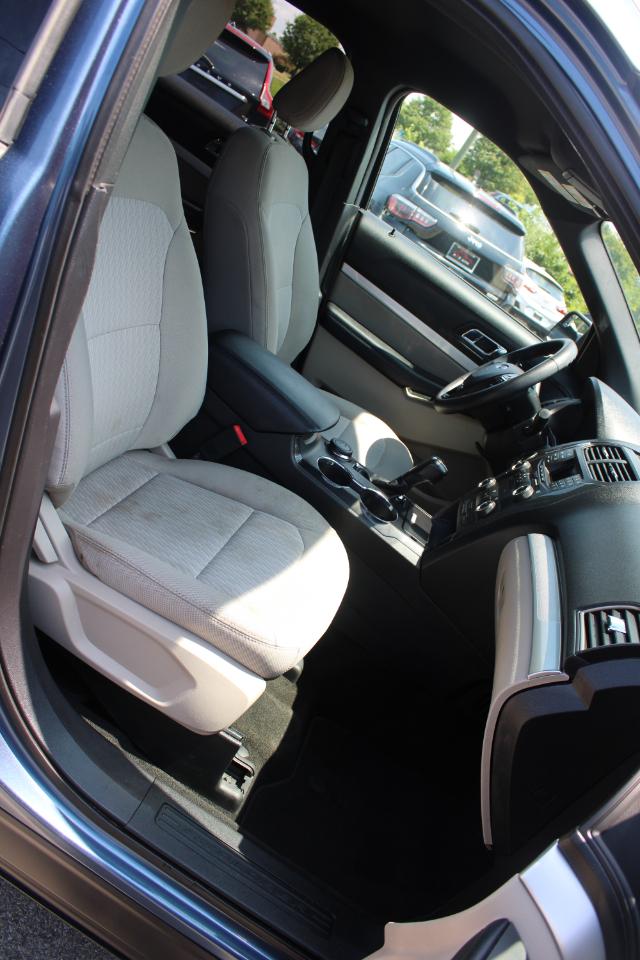 Ford Explorer Base 4WD 2018