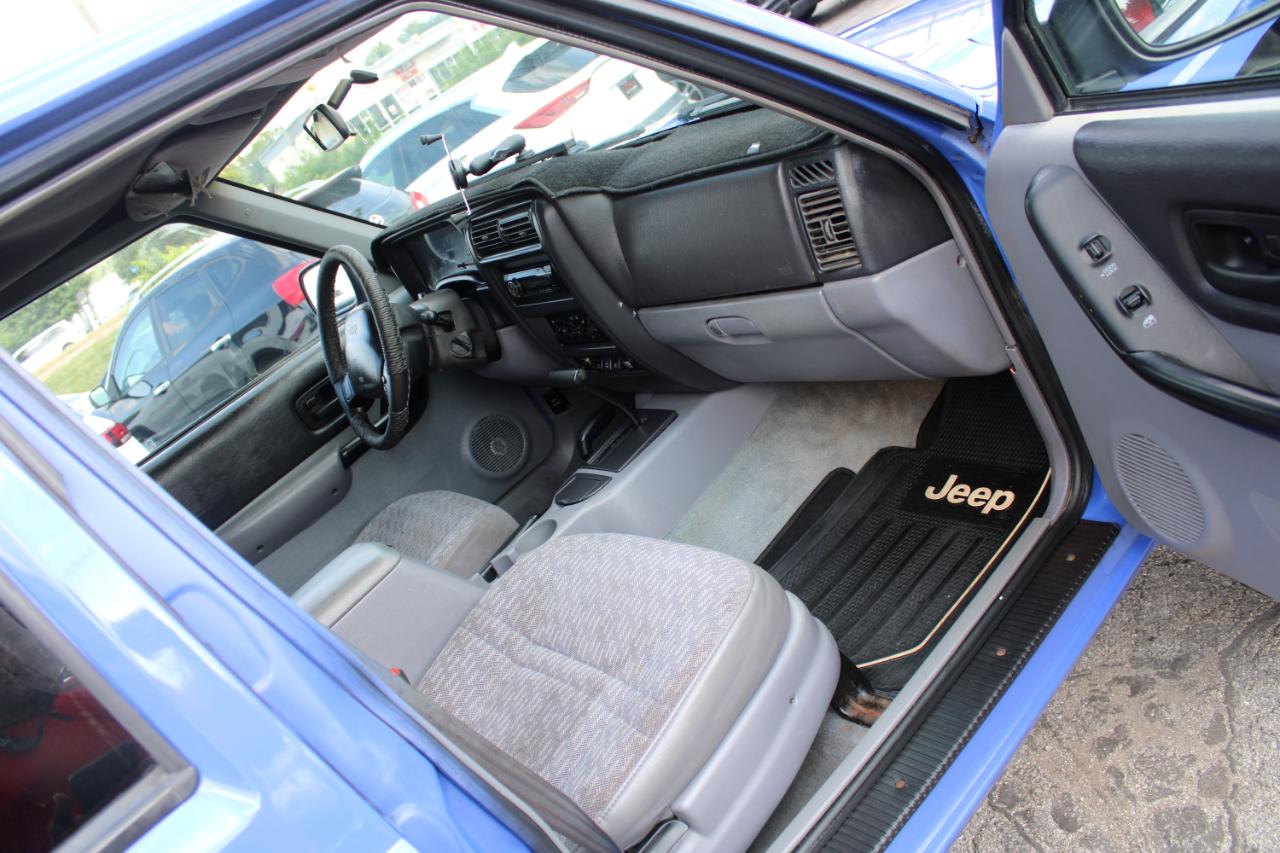 Jeep Cherokee 4dr Sport 4WD 1997
