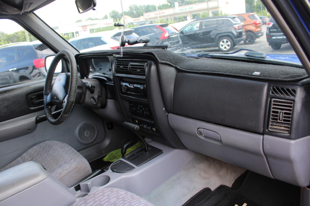 Jeep Cherokee 4dr Sport 4WD 1997