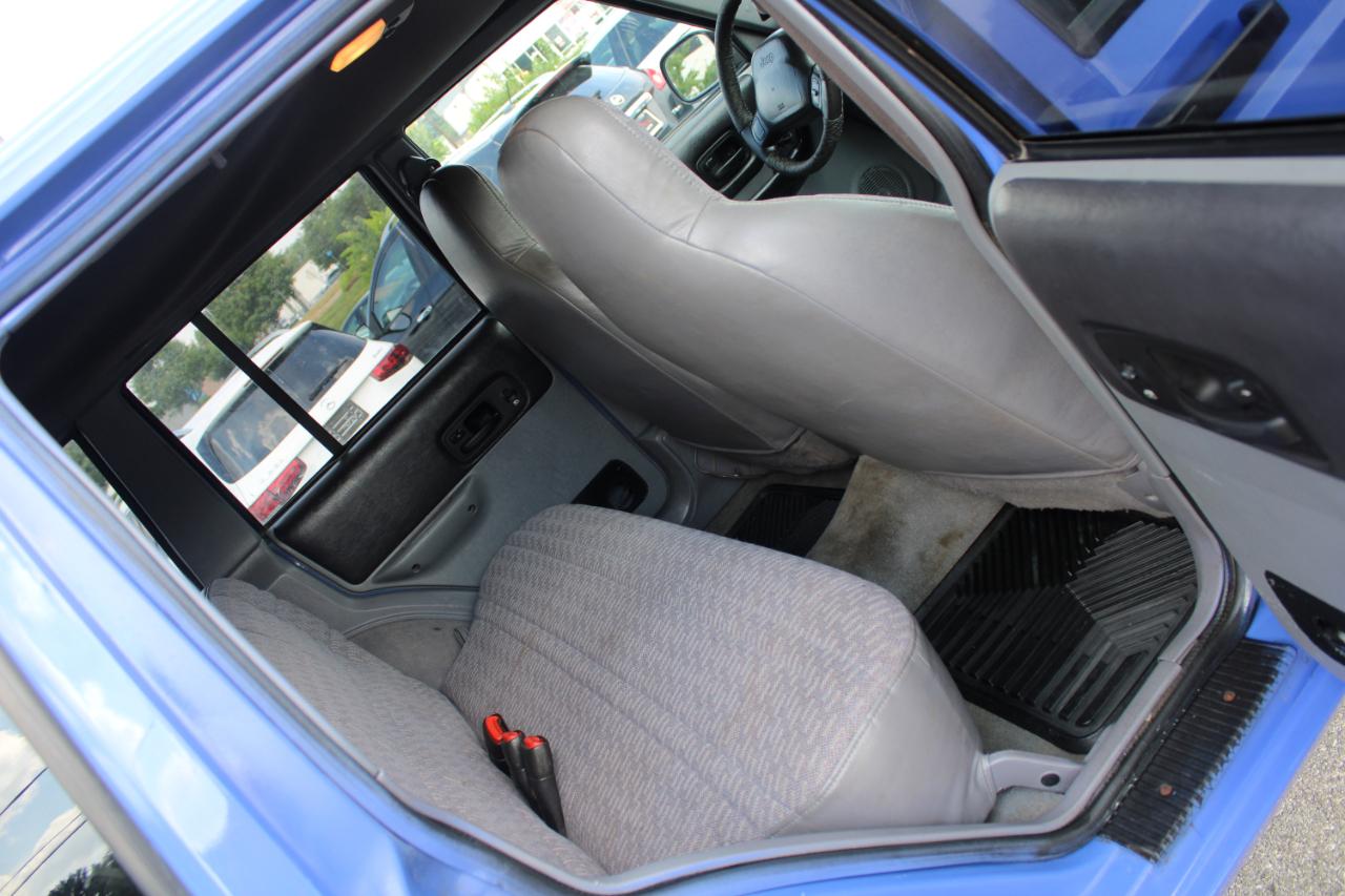 Jeep Cherokee 4dr Sport 4WD 1997