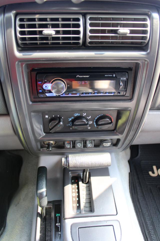 Jeep Cherokee 4dr Sport 4WD 1997