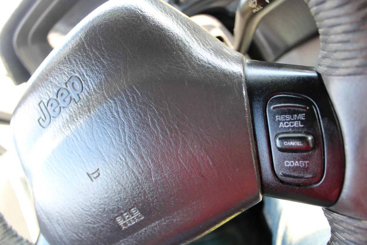 Jeep Cherokee 4dr Sport 4WD 1997