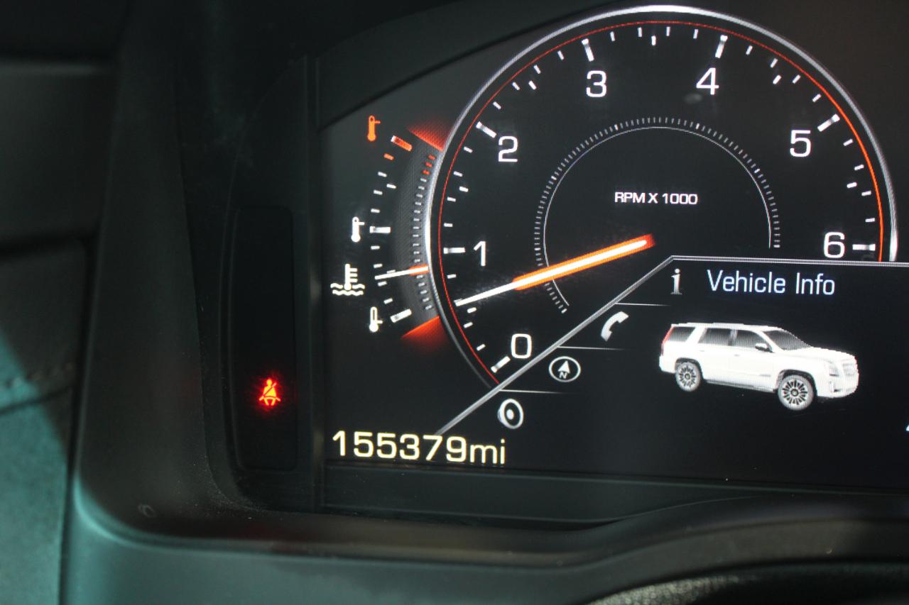 Cadillac Escalade ESV 4WD 4dr Luxury 2015