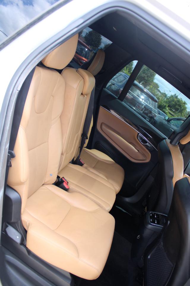 Volvo XC90 T6 AWD 7-Passenger Momentum 2018