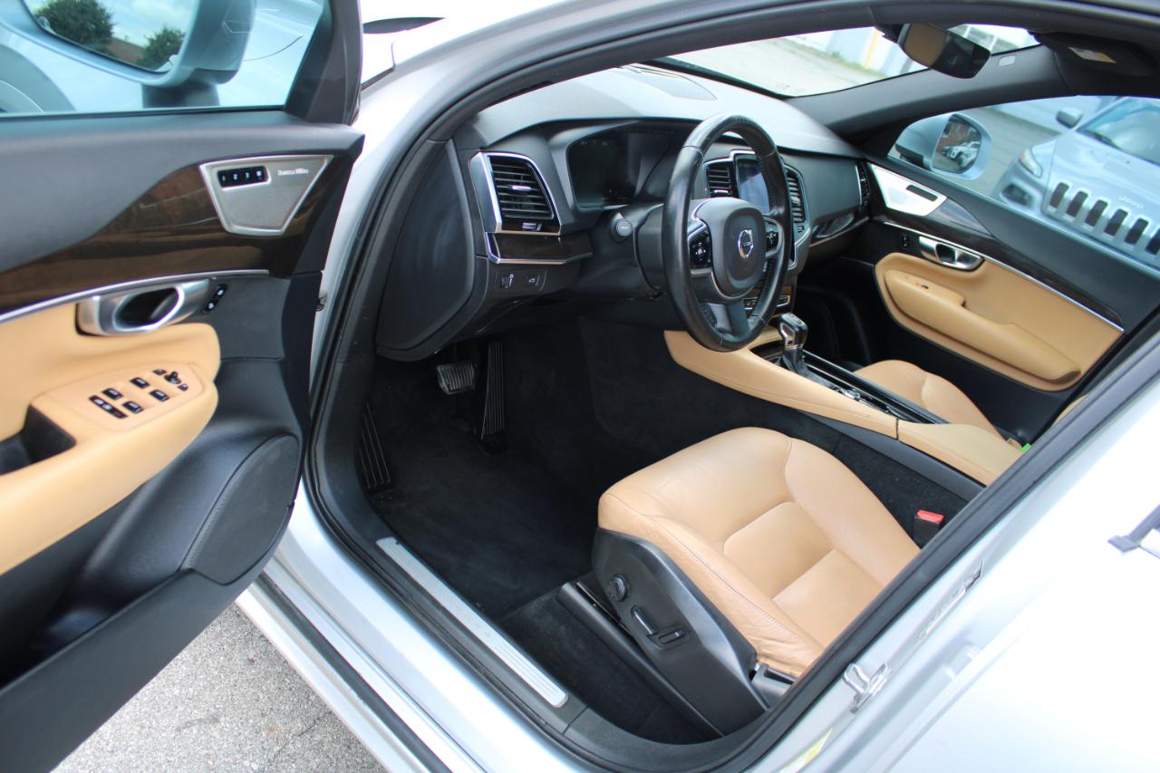 Volvo XC90 T6 AWD 7-Passenger Momentum 2018