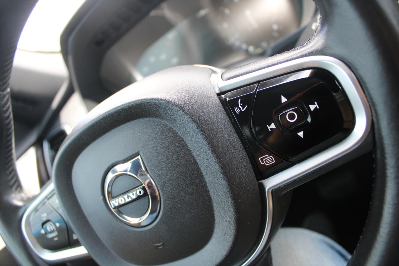 Volvo XC90 T6 AWD 7-Passenger Momentum 2018