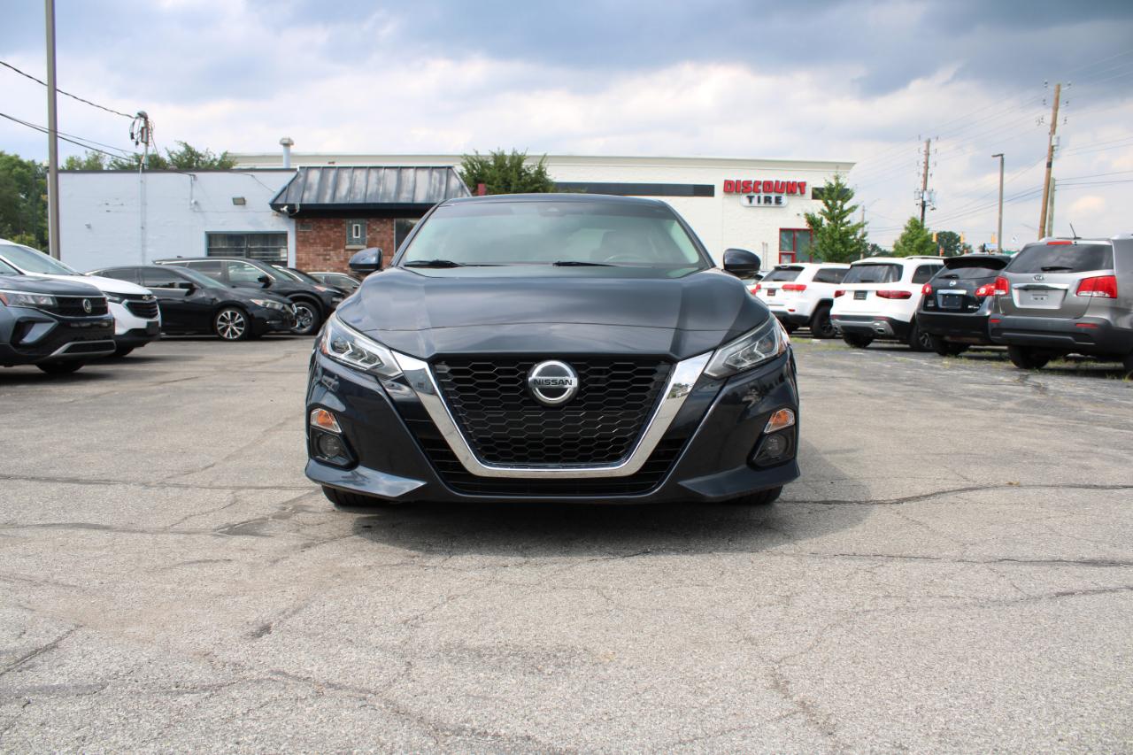 Nissan Altima 2.5 Platinum Sedan 2020