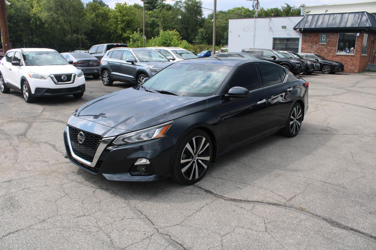 Nissan Altima 2.5 Platinum Sedan 2020