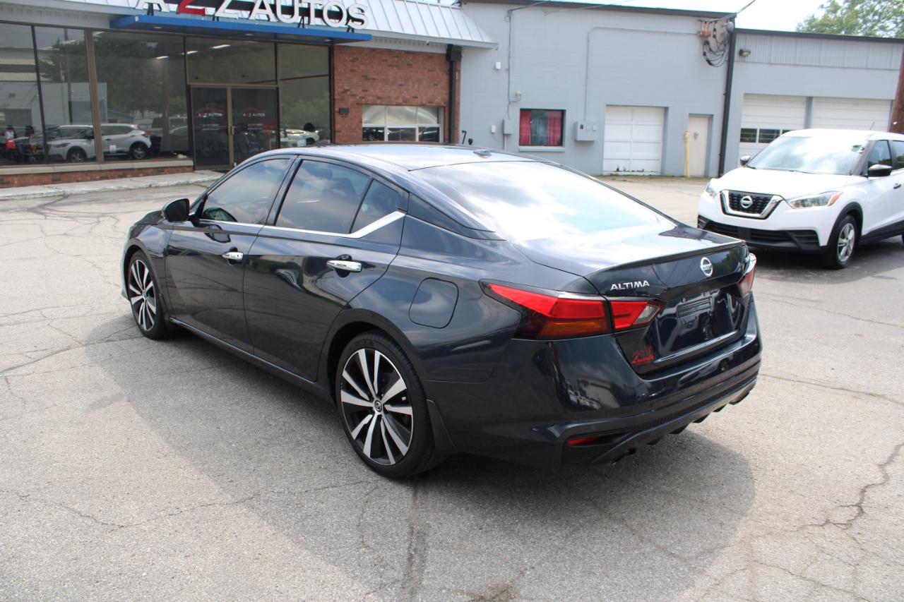 Nissan Altima 2.5 Platinum Sedan 2020
