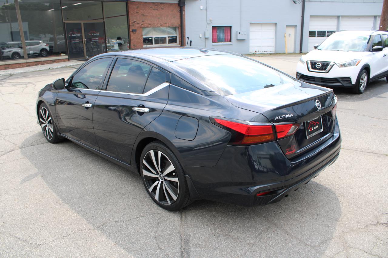Nissan Altima 2.5 Platinum Sedan 2020