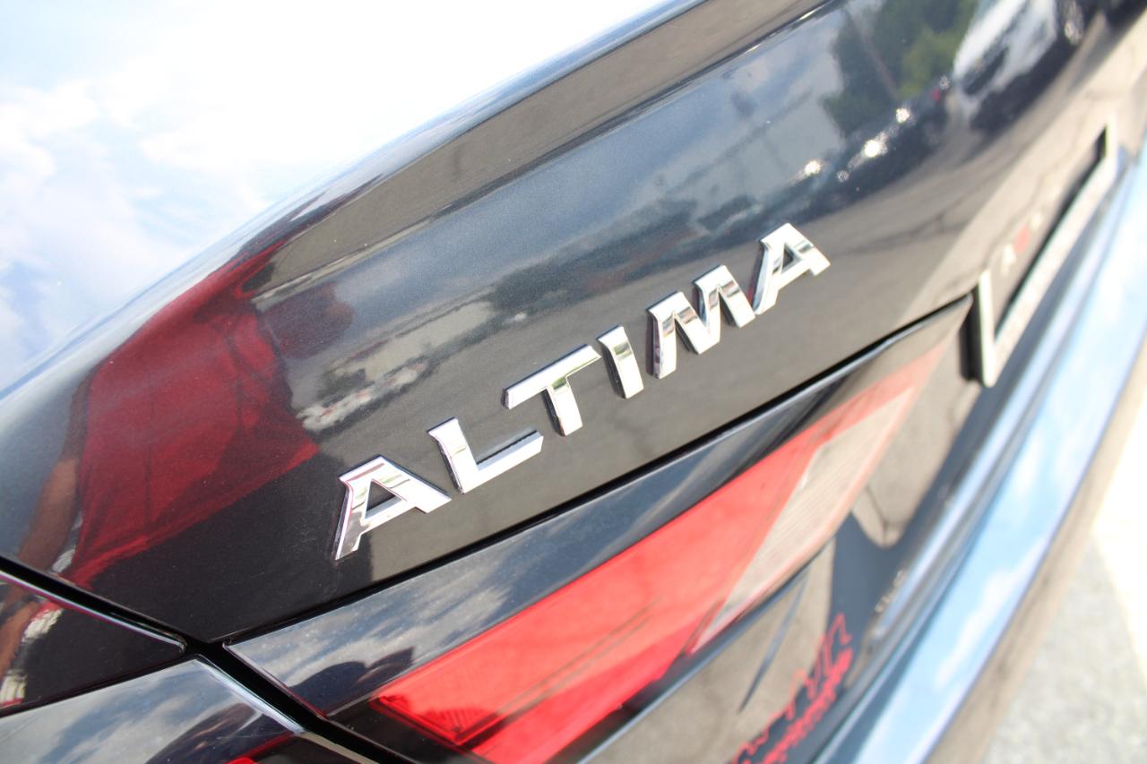 Nissan Altima 2.5 Platinum Sedan 2020