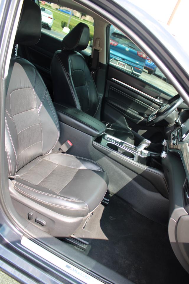Nissan Altima 2.5 Platinum Sedan 2020