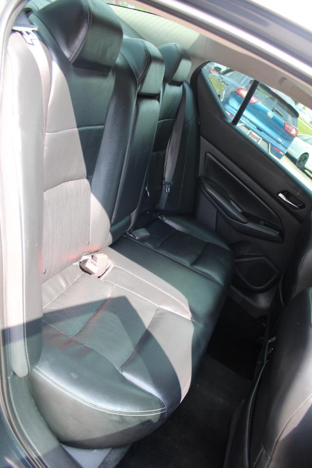 Nissan Altima 2.5 Platinum Sedan 2020